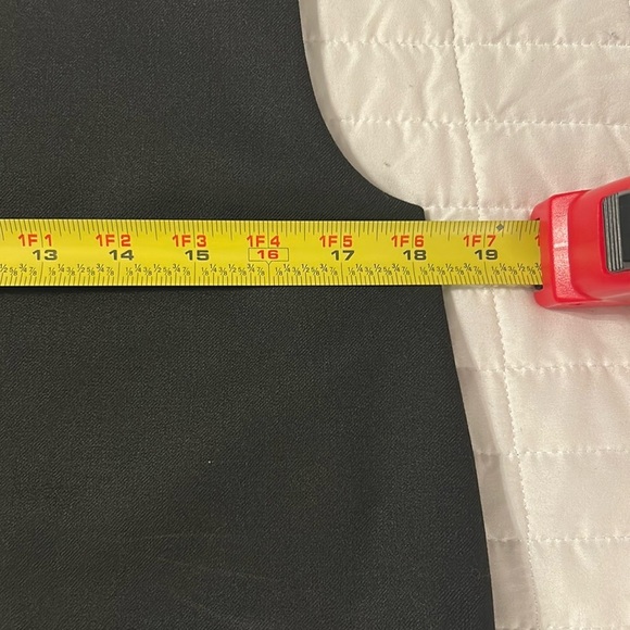 NWT MARELLA Cantal Black Sleeveless Crop Top With Detachable Feather Edge Size 8 - Picture 7 of 9